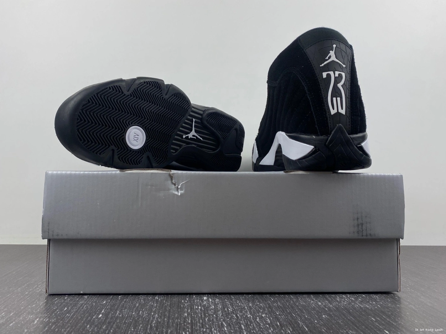 Black 14 White Red Jordan 487471-016 Air University 0913
